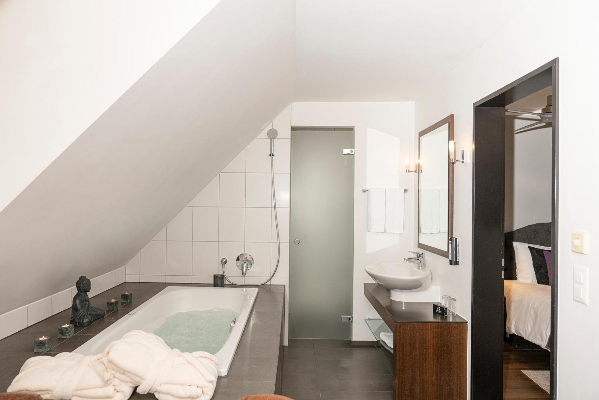 Boutique Hotel Weisses Kreuz - Adult Only Hotel Люцерн Экстерьер фото